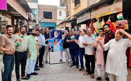 ऑपरेशन सिंदूर की सफलता पर गदरपुर में राष्ट्रभक्ति का ज्वार,    उद्योग व्यापार मंडल प्रदेश उपाध्यक्ष अशोक छाबड़ा, चेयरमैन मिंटू गुंबरऔर मिष्ठान एसोसिएशन अध्यक्ष राकेश गुंबर  के नेतृत्व में मनाया जश्न