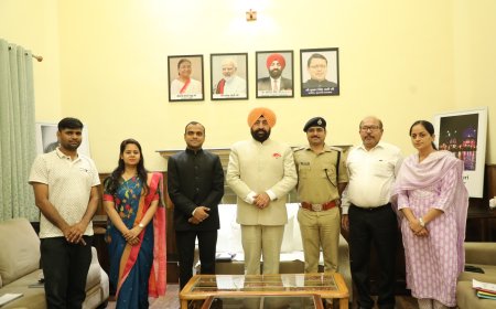 राज्यपाल ने कांवड़, कुम्भ मेला व अन्य योजनाओं की जानकारी ली