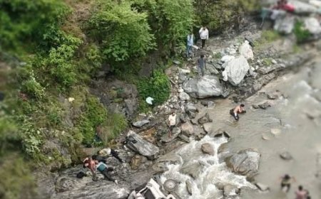 उत्तराखंड में बहुत ही दर्दनाक हादसा, 8 की मौत और 3 घायल