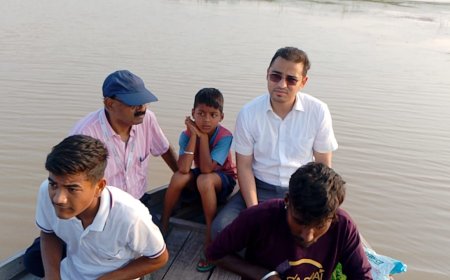 मुख्य विकास अधिकारी दिवेश शाशनी ने किया कोपा मुनस्यारी के अति दुर्गम पोलिंग बूथ का निरीक्षण, मोटरसाइकिल और नाव के सहारे पहुँचे मतदान स्थल