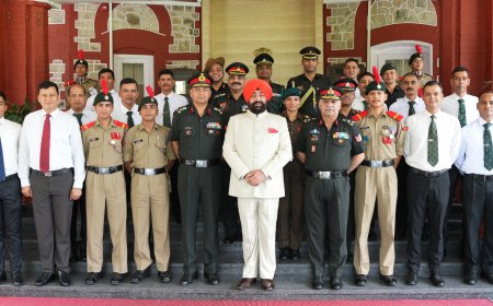 माउंट एवरेस्ट फतह करने वाले सेना के जवानों और एनसीसी कैडेट्स को राज्यपाल ने किया सम्मानित