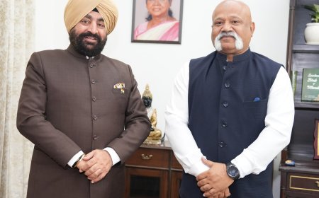 राज्यपाल लेफ्टिनेंट जनरल गुरमीत सिंह से कुलपति श्री अमित सिन्हा ने शिष्टाचार भेंट की