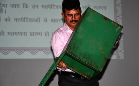 मतगणना कार्मिकों को मास्टर ट्रेनरों द्वारा 03 पालियों में दिया गया प्रशिक्षण