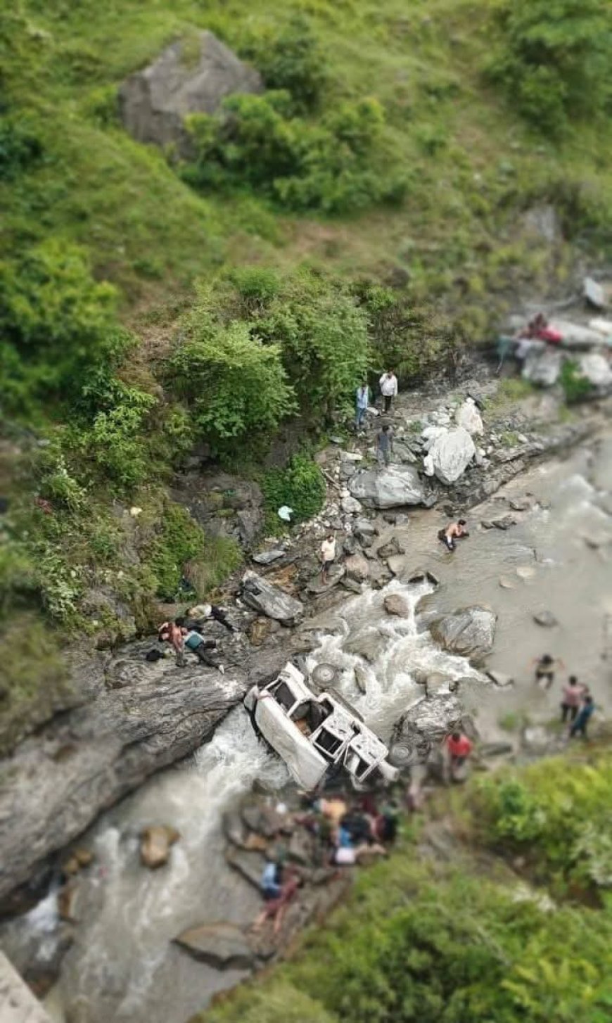 उत्तराखंड में बहुत ही दर्दनाक हादसा, 8 की मौत और 3 घायल