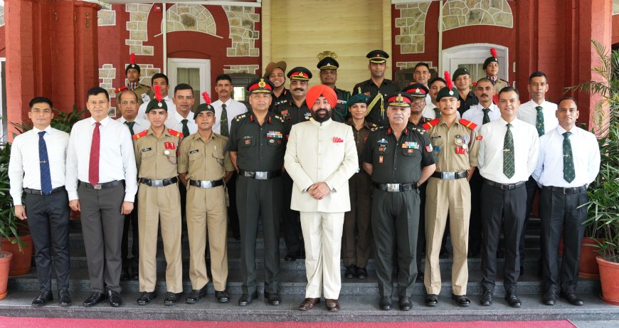 माउंट एवरेस्ट फतह करने वाले सेना के जवानों और एनसीसी कैडेट्स को राज्यपाल ने किया सम्मानित