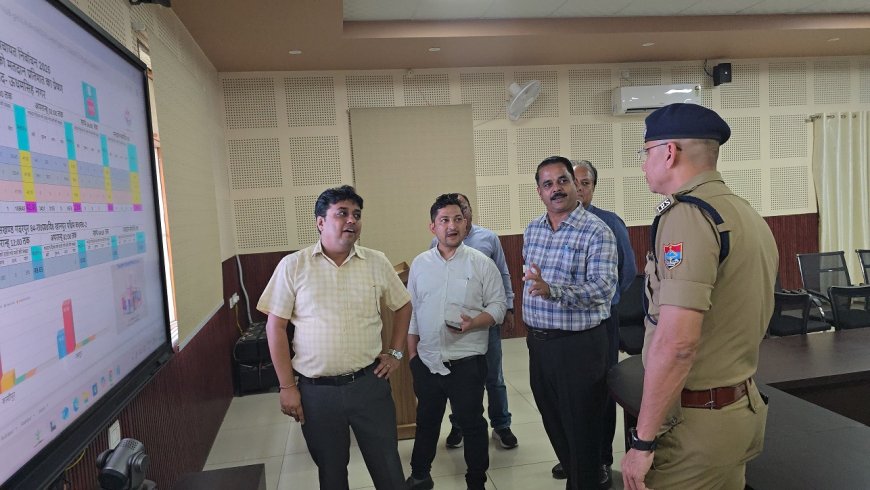 सफल मतदान प्रक्रिया हेतु जिला आपदा प्रबन्धन कार्यालय में बनाये गये त्रिस्तरीय पंचायत सामान्य निर्वाचन कंट्रोल रूम