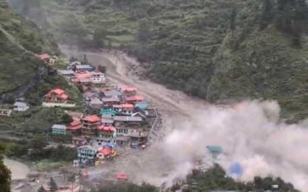 उत्तरकाशी धराली में बादल फटने से भारी तबाही, चार की मौत, मलबे में दबे कई लोग, वीडियो