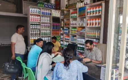 जिलाधिकारी नितिन सिंह भदौरिया के  निर्देशों के क्रम में तहसीलदार गदरपुर द्वारा गदरपुर क्षेत्र के फर्टिलाइजर की दुकानों पर औचक छापेमारी