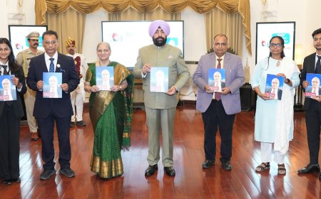 राज्यपाल ने इक्फाई विश्वविद्यालय के संस्थापक एवं शिक्षाविद् श्री एन. जे. यासस्वी पर आधारित पुस्तक “फर्स्ट फॉरएवर” का किया विमोचन