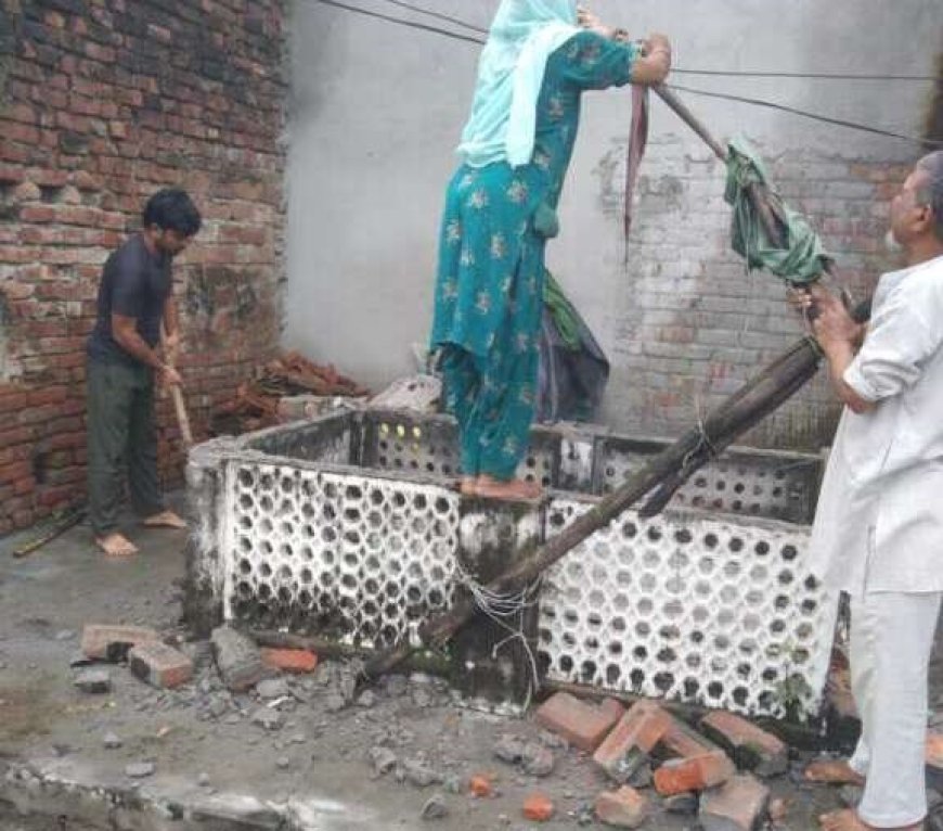 हरिद्वार जिले में धामी सरकार का खौफ, बुलडोजर चलने से पहले खुद हटाई अवैध मजार