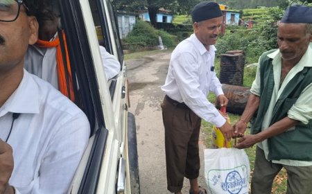 जल प्रलय के बाद आरएसएस ही पहुंचा जरूरतमंदों के पास