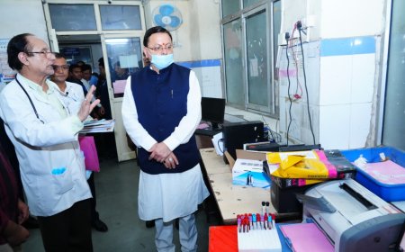 मुख्यमंत्री श्री पुष्कर सिंह धामी द्वारा दून अस्पताल का निरीक्षण, मरीजों से सीधे संवाद कर जानी उनकी स्वास्थ्य सेवाओं की स्थिति