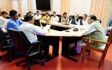 मुख्यमंत्री श्री पुष्कर सिंह धामी से बुधवार को मुख्यमंत्री आवास में राजकीय शिक्षक संघ के पदाधिकारियों ने मुलाकात कर अपनी विभिन्न मांगों को उनके समक्ष रखा