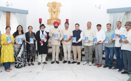 लोक कलाकार डॉ. नंदलाल भारती की पुस्तक “आमारे जौनसारी गीत” का विमोचन