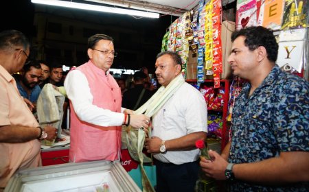 मुख्यमंत्री श्री पुष्कर सिंह धामी, रविवार देर शाम देहरादून स्थित गढ़ी कैंट बाज़ार पहुंचे