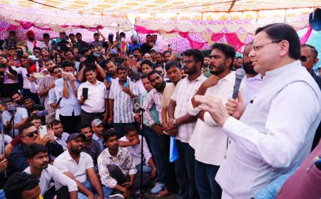 युवाओं के बीच पहुंचे सीएम धामी, परीक्षा प्रकरण में सीबीआई जांच की संस्तुति