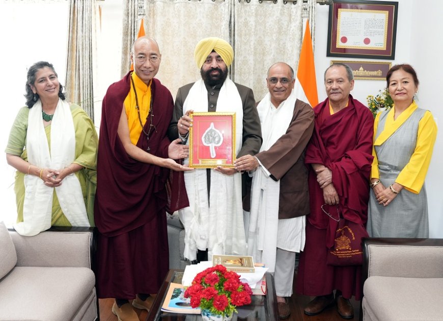राज्यपाल लेफ्टिनेंट जनरल गुरमीत सिंह (से नि) से गुरुवार को दून बौद्ध समिति के प्रतिनिधिमण्डल ने राजभवन में शिष्टाचार भेंट की