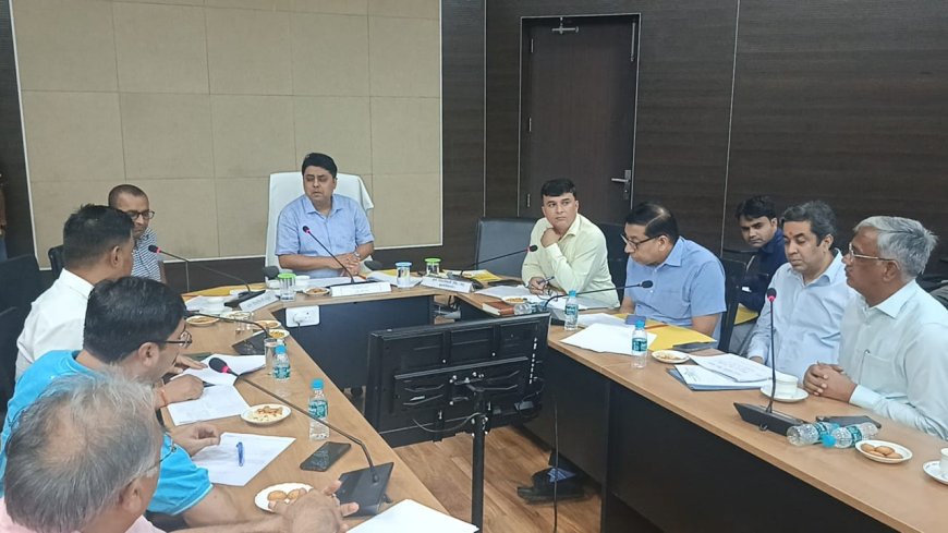 जिलाधिकारी नितिन सिंह भदौरिया की अध्यक्षता में जिला स्तरीय उद्योग मित्र बैठक आयोजित की गई