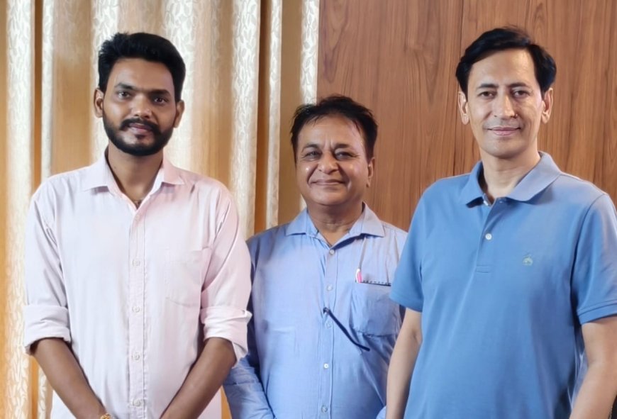 कुमाऊँ आयुक्त से मिले कुमाऊँ केसरी के संपादक प्रदीप फुटेला और अर्पण फाउंडेशन के संस्थापक निशांत सिंघल, क्षेत्र की समस्याओं पर रखी बात