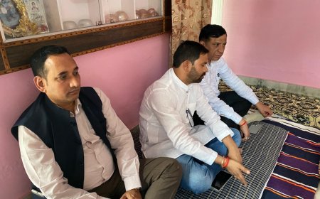 दिवंगत पत्रकार राजीव प्रताप के परिजनों से मिले सूचना महानिदेशक बंशीधर तिवारी, हर सम्भव मदद का दिया आश्वासन