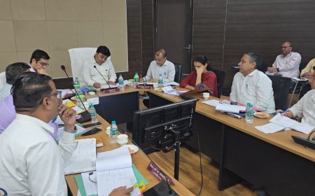 जिलाधिकारी ने अधिकारीयों को दिये ये खास निर्देश