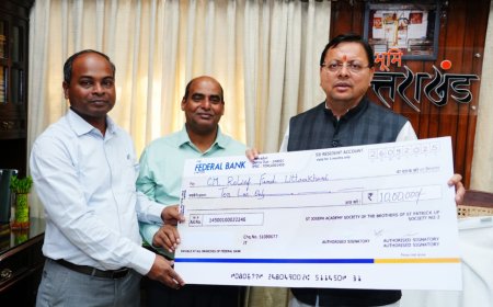 मुख्यमंत्री धामी से मुख्यमंत्री कैंप कार्यालय में सेंट जोसेफ अकादमी, देहरादून के स्कूल प्रबंधन ने मुलाकात की