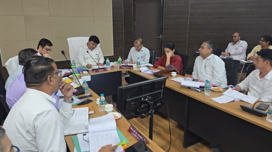 जिलाधिकारी ने अधिकारीयों को दिये ये खास निर्देश