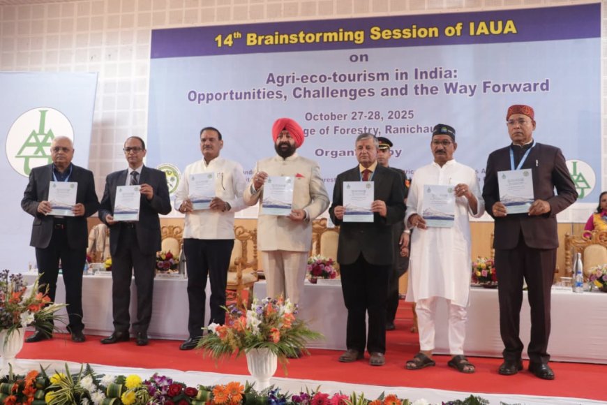 दो दिवसीय चिंतन शिविर का राज्यपाल लेफ्टिनेंट जनरल गुरमीत सिंह (से नि) ने दीप प्रज्वलित कर शुभारंभ किया