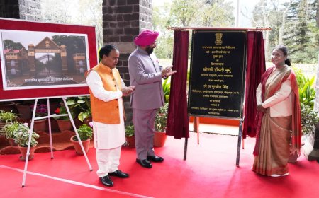 राष्ट्रपति श्रीमती द्रौपदी मुर्मु ने राजभवन नैनीताल के मुख्य द्वार का किया शिलान्यास
