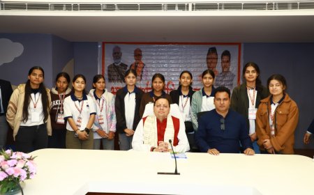 भारत दर्शन 2025: मेधावी छात्रों से मुख्यमंत्री धामी का प्रेरक संवाद