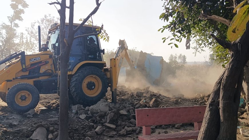 अपराधियों के गढ़ बन रहे ठंडा नाले के अतिक्रमण का हुआ ध्वस्तीकरण