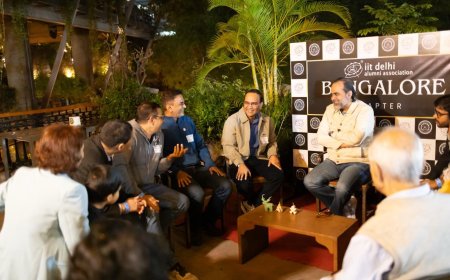 IIT दिल्ली ऐलुमनी मीट, बेंगलुरु में आचार्य प्रशांत का प्रेरक संवाद