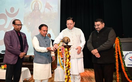 मुख्यमंत्री श्री पुष्कर सिंह धामी ने टॉपर छात्र – छात्राओं के दल को  "भारत दर्शन शैक्षिक भ्रमण" पर रवाना किया