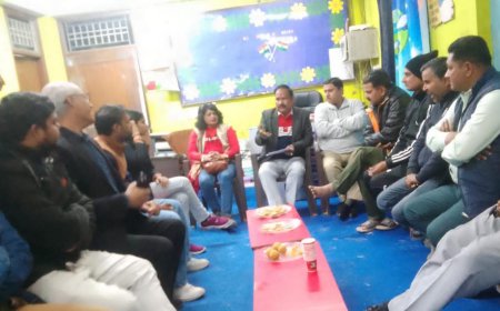 South Delhi Journalists Association celebrates registration with sweets and discussions on important issues