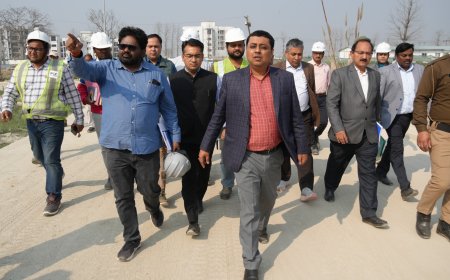 जिलाधिकारी का एम्स किच्छा निरीक्षण, धीमी प्रगति पर जताई नाराजगी