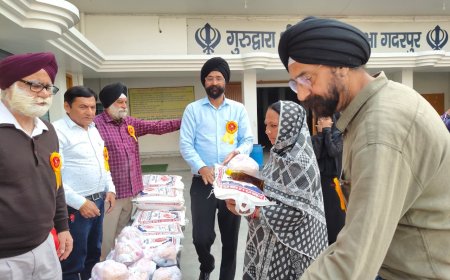 होली पर्व और ईद की शुभकामनाओं के साथ 34 जरूरतमंदों को प्रदान की खाद्य सामग्री एवं वस्त्र