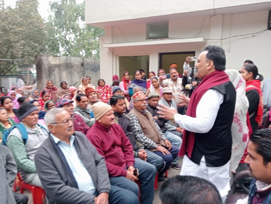 नगर पंचायत दिनेशपुर के अध्यक्ष ने पत्रकार वार्ता में भारी जन समर्थन के साथ किया शक्ति प्रदर्शन