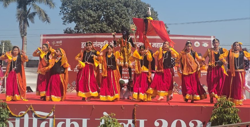 गांधी पार्क में सजी सांस्कृतिक छटा: 15 टीमों ने दी समूह नृत्य की शानदार प्रस्तुति