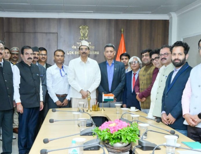 Media Delegation from Uttarakhand Meets Hon’ble Governor of Odisha