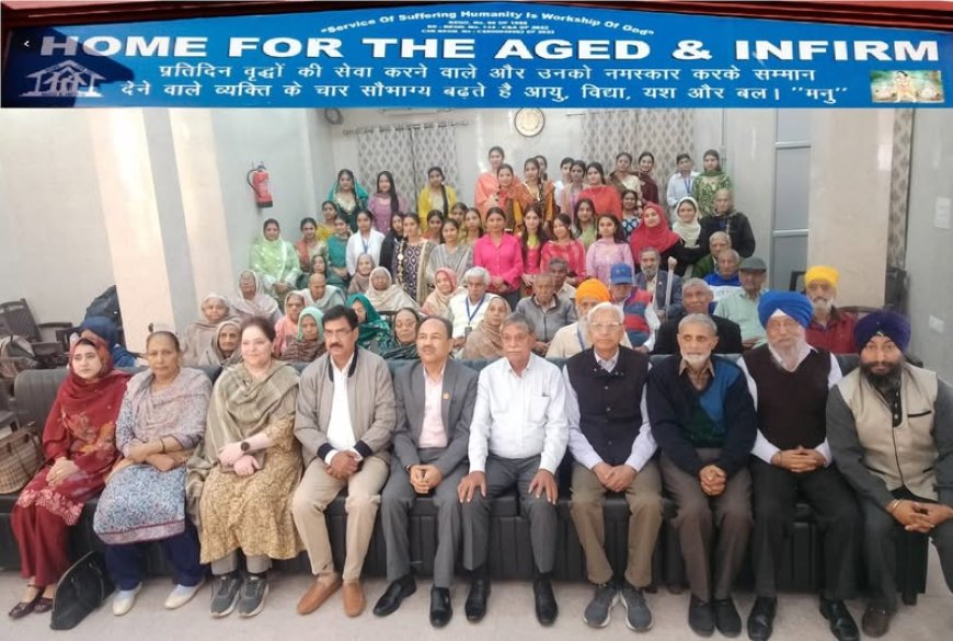 Students of Government College for Women, Parade Ground,  Jammu visit Vridh Ashram and present Cultural Programme