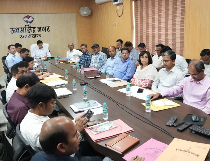 सीएम हेल्पलाइन 1905 पर लंबित शिकायतों के त्वरित निस्तारण के लिए विशेष अभियान चलाया जाए - मुख्यमंत्री