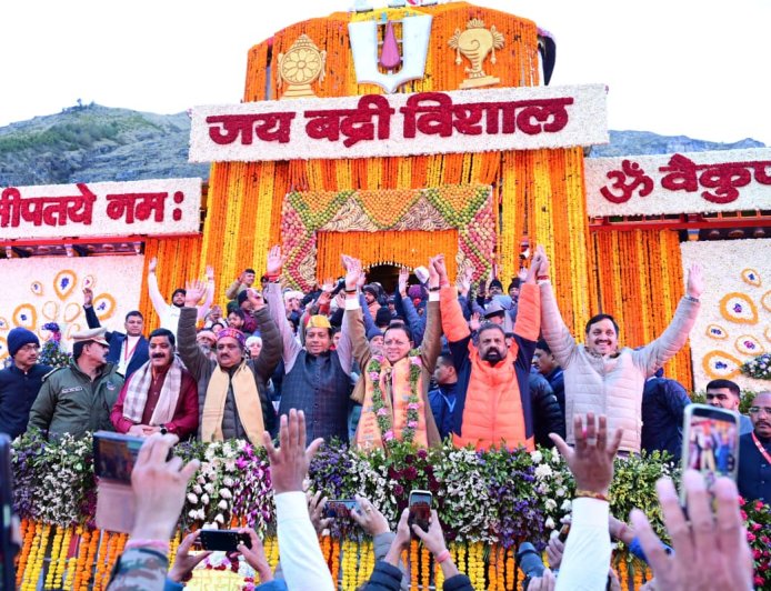 वैदिक मंत्रोच्चार के साथ खुले भगवान श्री बद्रीनाथ के कपाट, आस्था और उल्लास से गूंजा धाम
