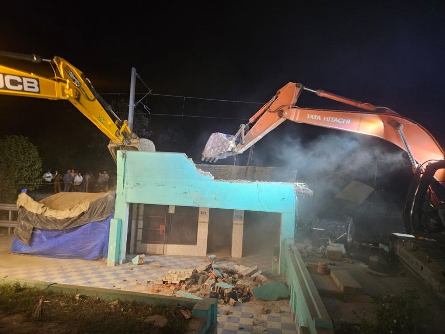 उधम सिंह नगर ,रेलवे भूमि पर बनी अवैध मजार भी हटाई गई