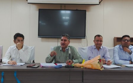 सचिव दीपक कुमार ने दिए सख्त निर्देश—गांवों में रात्रि विश्राम व योजनाओं में पारदर्शिता पर जोर