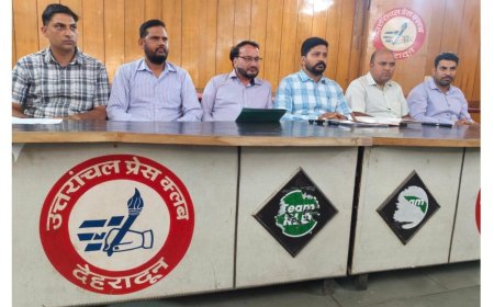 उत्तराखंड में मेडिकल लैब टेक्नोलॉजिस्टों का बढ़ता आक्रोश, सरकार के खिलाफ आंदोलन की चेतावनी