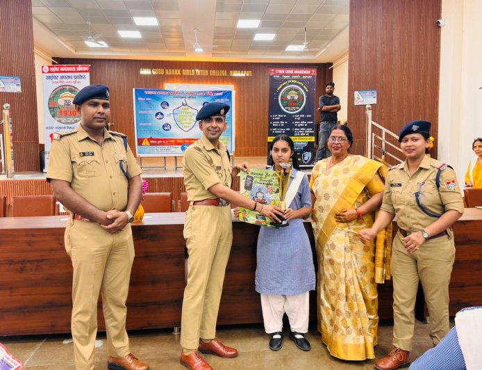 एसपी क्राइम/ट्रैफिक ऊधमसिंहनगर जितेंद्र चौधरी के कुशल निर्देशन में युवाओं को जागरूक करने की अनूठी पहल