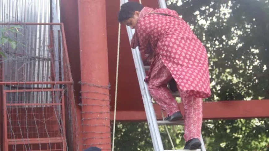 देहरादून में पानी की टंकी पर चढ़े प्रदर्शनकारियों पर पुलिस सख्त, ज्योति रौतेला समेत कई पर मुकदमा दर्ज