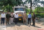 मुखबिर की सूचना पर वन विभाग की बड़ी कार्रवाई, फर्जी नंबर प्लेट लगाकर उपखनिज लेने गया वाहन कब्जे में