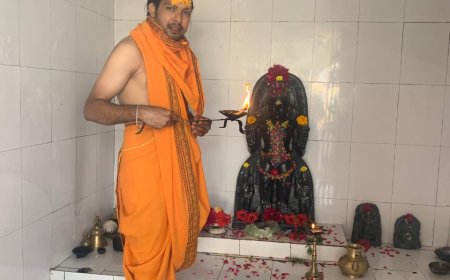 बॉलीवुड से देवभूमि तक: भारत के सबसे युवा प्रोड्यूसर कार्तिक पालीवाल बने ऐतिहासिक आदित्य मंदिर के मुख्य पुजारी