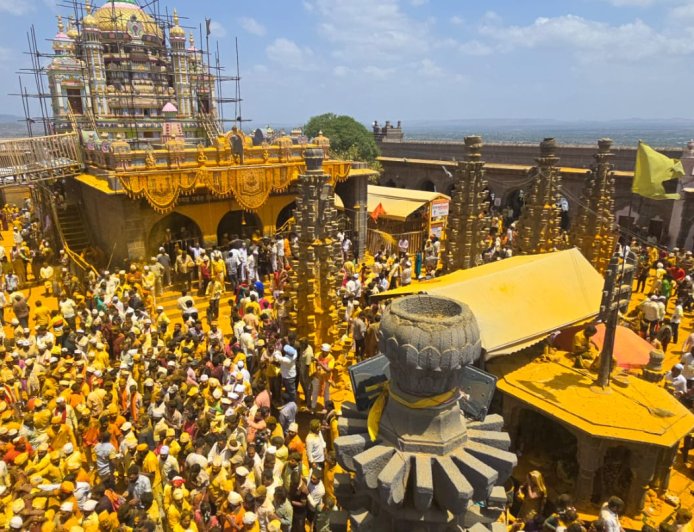 शाही कऱ्हा नदी मूर्ति स्नान, मध्यरात्रि पालकी प्रस्थान एवं नगर परिक्रमा के साथ त्रिकाल सोमवती यात्रा उत्सव संपन्न